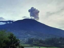 Erupsi Berlanjut, Gunung Marapi Masih Berstatus Level III/Siaga