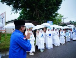Lepas Pawai Khatam Al Qur’an di Pangian, Bupati Eka Putra Sampaikan Apresiasi