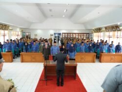 Lantik 54 PNS, Bupati Eka Putra : Pelantikan Ini untuk Memenuhi Perubahan Nomenklatur