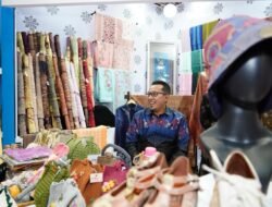 Transaksi di Stand Dekranasda Tanah Datar Capai Puluhan Juta, Bupati Tanah Datar Sampaikan Apresiasi