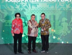 Membanggakan: Pemda Tanah Datar Raih Piala Adipura 2 Tahun Berturut-turut