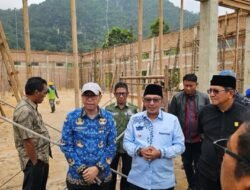 Bupati Tanah Datar Tinjau Pembangunan Pabrik Mini Olahan Tomat dan Cabe