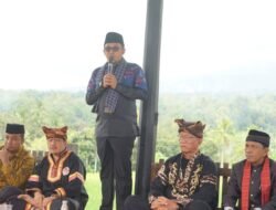 Hadiri Prosesi “Maanta Syarat ka Guru”, Bupati Tanah Datar Sampaikan Apresiasi