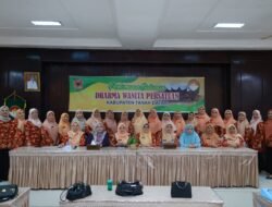 Dharma Wanita Persatuan Tanah Datar Gelar Pertemuan Bulanan dan Perpisahan Ketua DWP