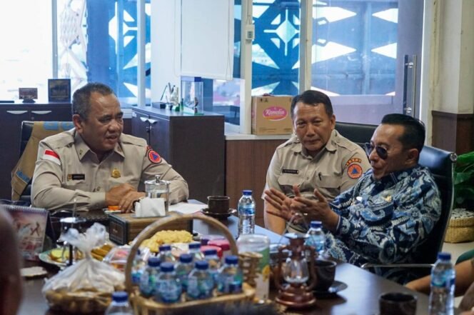 
 Bupati Eka Putra Kunjungi BNPB untuk Bahas Dana Bantuan Pasca Bencana