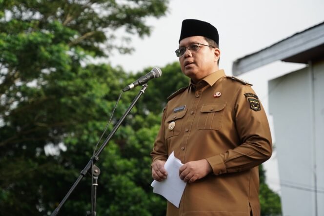 
 Pimpin Apel Gabungan Perdana, Wabup Ahmad Fadly Ajak ASN Dukung Visi dan Misi 2025-2030