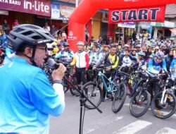 Bupati Eka Putra Lepas 2.300 Peserta Gowes Bareng Luhak Nan Tuo 4