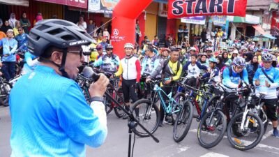 Bupati Eka Putra Lepas 2.300 Peserta Gowes Bareng Luhak Nan Tuo 4