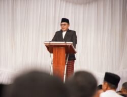 Dari Lapangan Cindua Mato, Bupati Eka Putra Serukan Idul Fitri Sebagai Momentum Menyucikan Hati