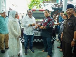 Perantau IKKS Serahkan Ambulance, Bupati Eka Putra :Terima Kasih, Ini Sejalan dengan Program Pemeritah Daerah