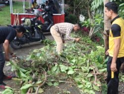 Polres Tanah Datar Gelar Aksi Bersih-Bersih Musholla, Wujudkan Semangat Gotong Royong dan Kepedulian Lingkungan