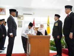 Bupati Eka Putra Lantik 8 Pejabat Eselon II Pemkab Tanah Datar