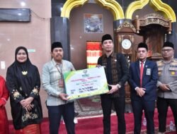 Wali Kota Riyanda Hadiri Pendistribusian Zakat Reguler BAZNAS Sawahlunto Senilai Rp659,9 Juta