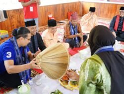 Yuk Marandang, Wabup Ahmad Fadly Makan Bajamba Dengan Rombongan Master Chefs International