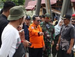 Bupati Eka Putra Tinjau Tanah Amblas dan Pengungsi di Nagari Sumpur