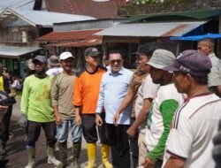 Bupati Eka Putra Berikan Bantuan serta Hadir Langsung dan Apresiasi Gotong Royong Pembangunan Halaman Masjid Nurul Falah