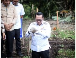 Bupati Eka Putra Letakkan Batu Pertama Pembangunan Rumah Layak Huni di Nagari Padang Magek
