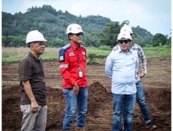 Bupati Eka Putra Tinjau Pembangunan Hunian Tetap bagi Korban Galodo di Rambatan